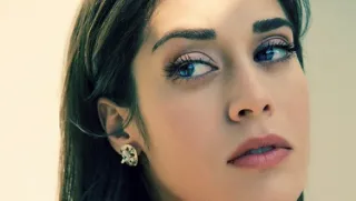 Lizzy Caplan to star alongside Rob Mac in FX's Far Cry