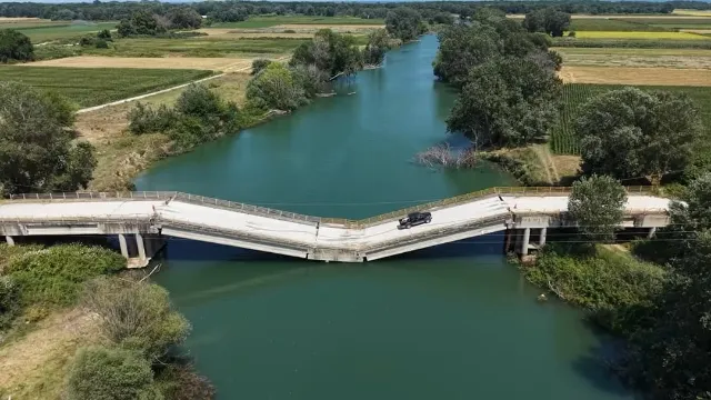 Greek drivers keep using collapsed bridge as it’s still quicker than going around