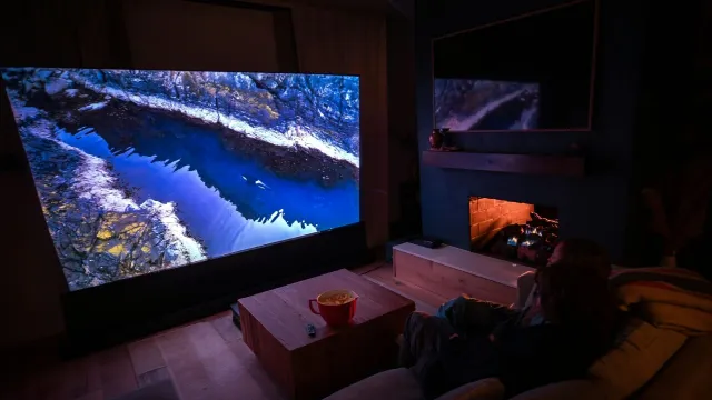 A Complete Buyer’s Guide for a Living-Room Gaming Projector Setup in 2026