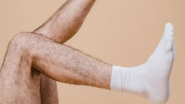 Japanese office workers complain about men wearing shorts over “leg hair harassment”