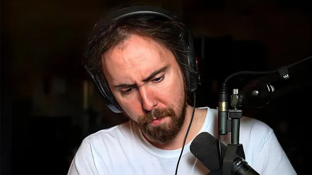 Asmongold’s girlfriend demands he clean his “contaminated” house and shower more