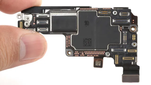 Apple Is Facing A Shift It Never Encountered In Its Two-Decade History; Meeting Customers Wanting The Same LPDDR Memory, But At Higher Margins