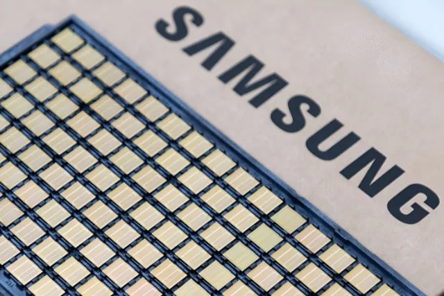 Samsung HBM4 Memory Reportedly Achieves the “Golden Yield” of 80% As It Aims To Challenge SK Hynix’s “AI DRAM” Dominance