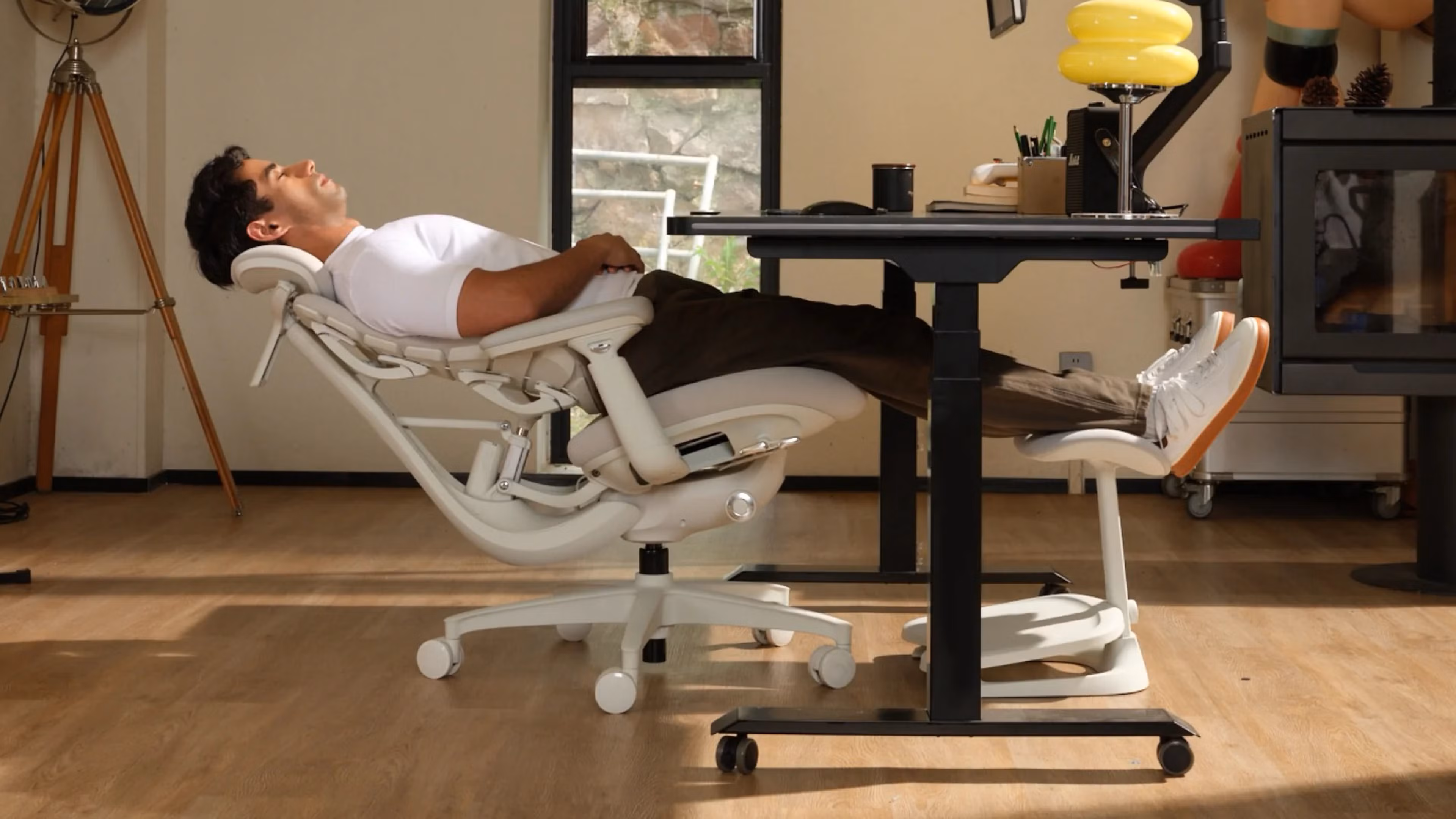 LiberNovo Omni Pro Dynamic Ergonomic Chair Review: When a Chair Deserves to Go Viral