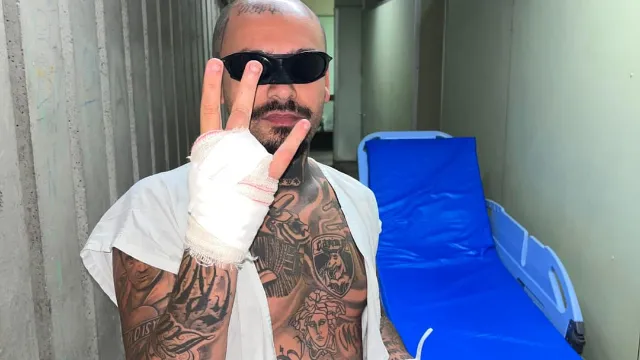 Streamer loses finger jumping fence to “find security flaws” at concert he had a ticket to