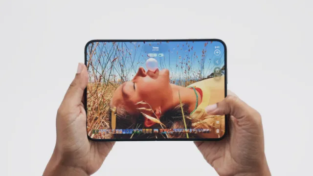 The iPhone Duo Might Be One of the First Foldables That's Good For Gaming
