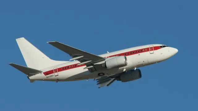 Airline that flies into Area 51 is actually hiring new pilots for first time in forever