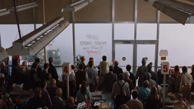 Mike Flanagan says his remake of The Mist "isn't a retread":"The differences start page 1"
