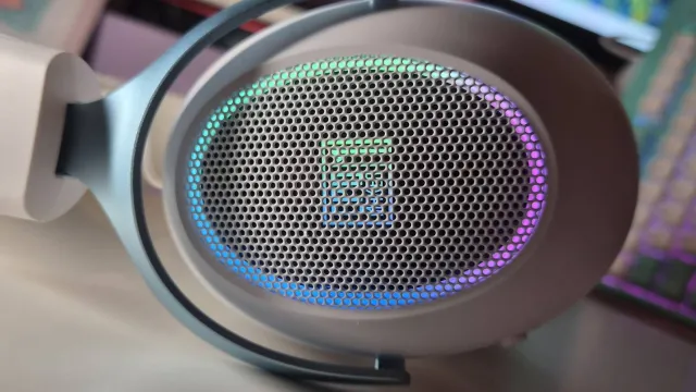 I wanted to adore the Epomaker GX1 headset, but its tinny sound and middling software put a stop to our audio love affair
