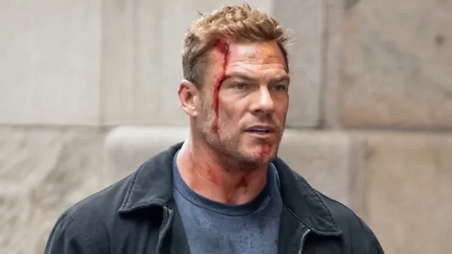 Reacher star Alan Ritchson is in talks to replace Jason Momoa on the Helldivers movie
