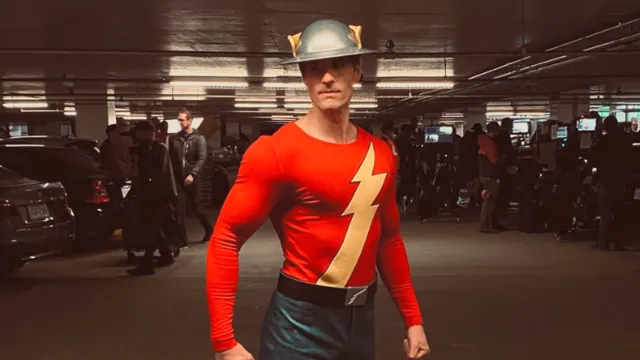 Big Bang Theory Spinoff Features Surprise Live-Action Cameos from The Flash and Mr. Freeze