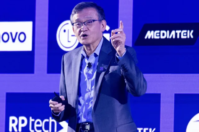Intel CEO Lip-Bu Tan Is Impressed By Photonic Quantum Computing – Says He Now Leans on AI Agents to Do His “Homework”