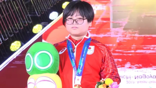 11-year-old wins esports gold at Asian Games after eating eels to prepare