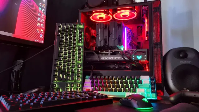 31% of you go full goth and keep your RGB lighting turned off, while a mere 7% drench your rigs in unicorn vomit