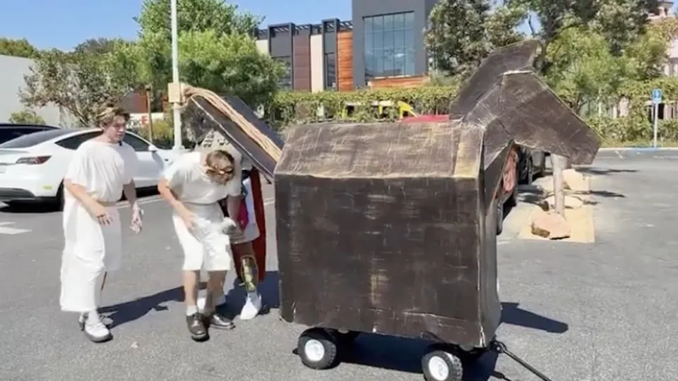 YouTubers sneak into The Odyssey screening by bringing Trojan Horse to theater