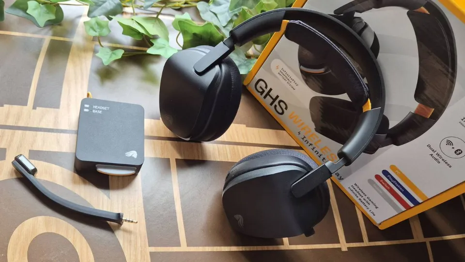 The Glorious GHS Wireless InfinitePlay delivers swappable battery tech at a cheap price, but it's too quiet to be a true SteelSeries competitor