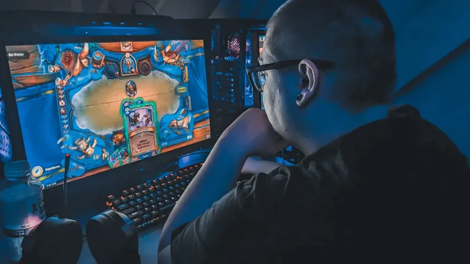 Dad sues game companies for $1.50 after son became “addicted” to video games