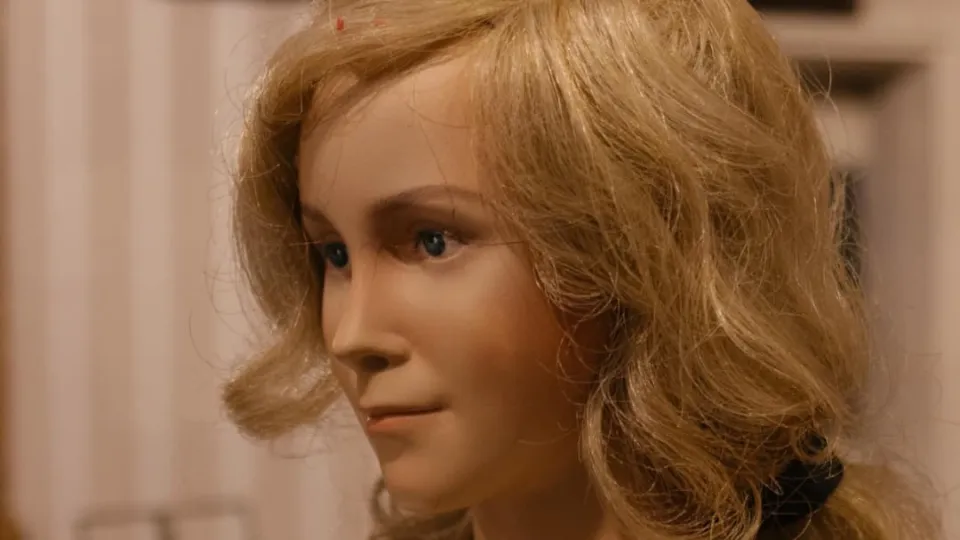 Police launch full murder investigation over “body” in suitcase but it turns out to be a doll