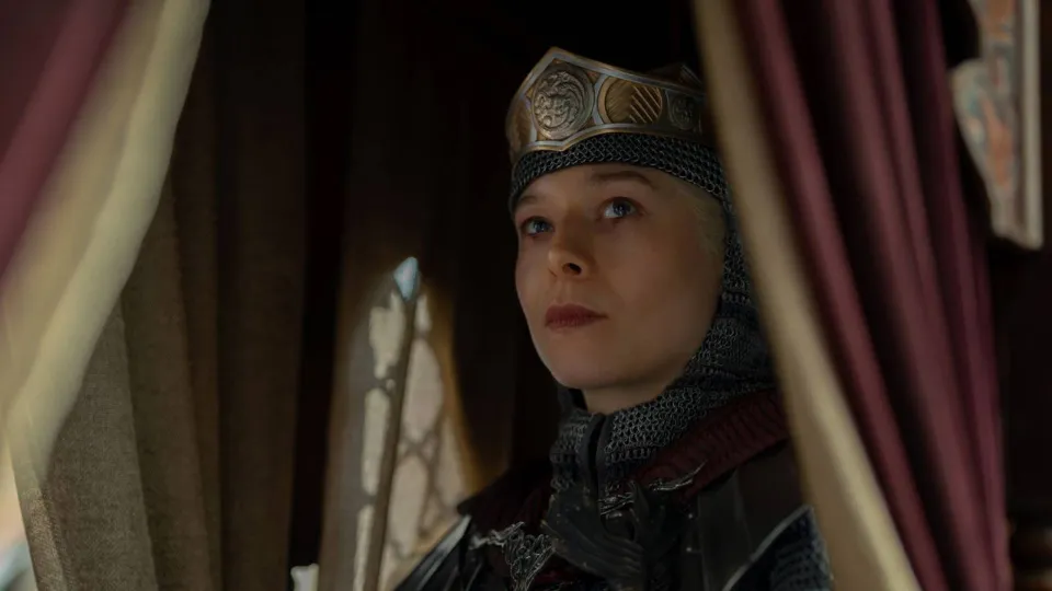 Rhaenyra's House of the Dragon season 3 finale scene mirrors Daenerys' downfall because "it's important that the show has echoes of the original series in it"