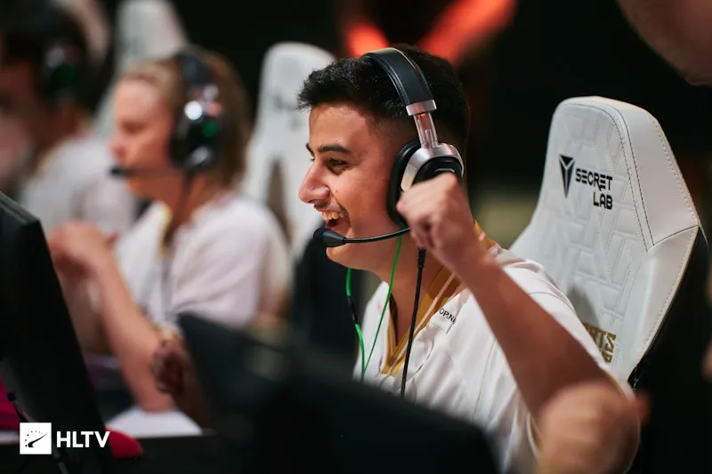 NAVI overcome The MongolZ in three maps to secure EWC playoff berth