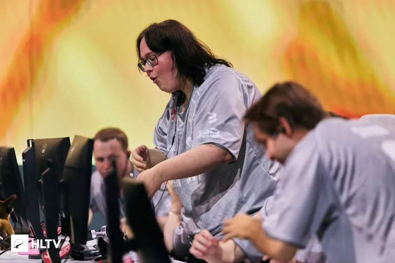 magixx: "I told S0tF1k there's a reason I'm dropping HEs for outside players on Nuke"