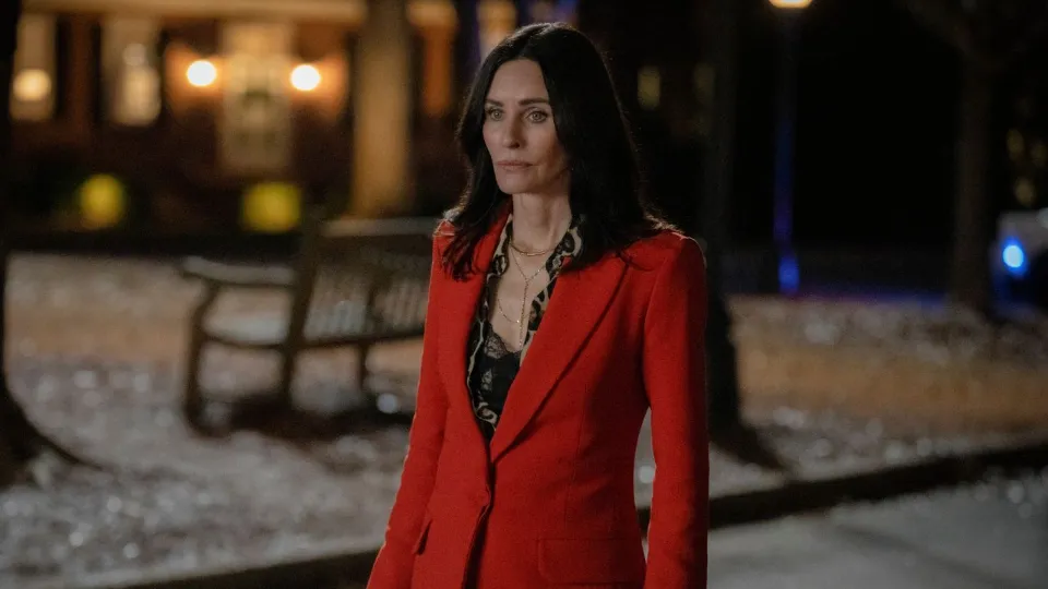 Scream star Courteney Cox wants to direct a sequel: "Nobody knows more about that movie than I do"